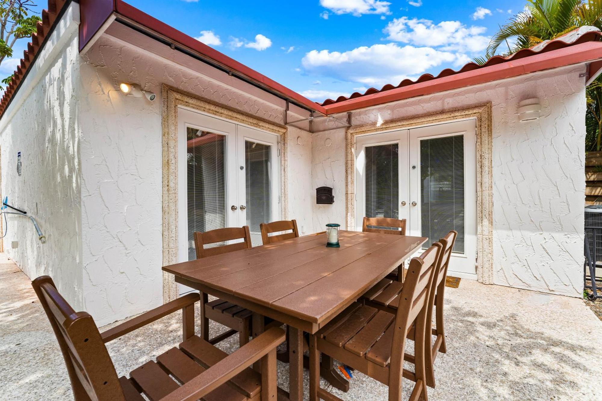 Crescent Beach Villas Сиеста-Ки Экстерьер фото