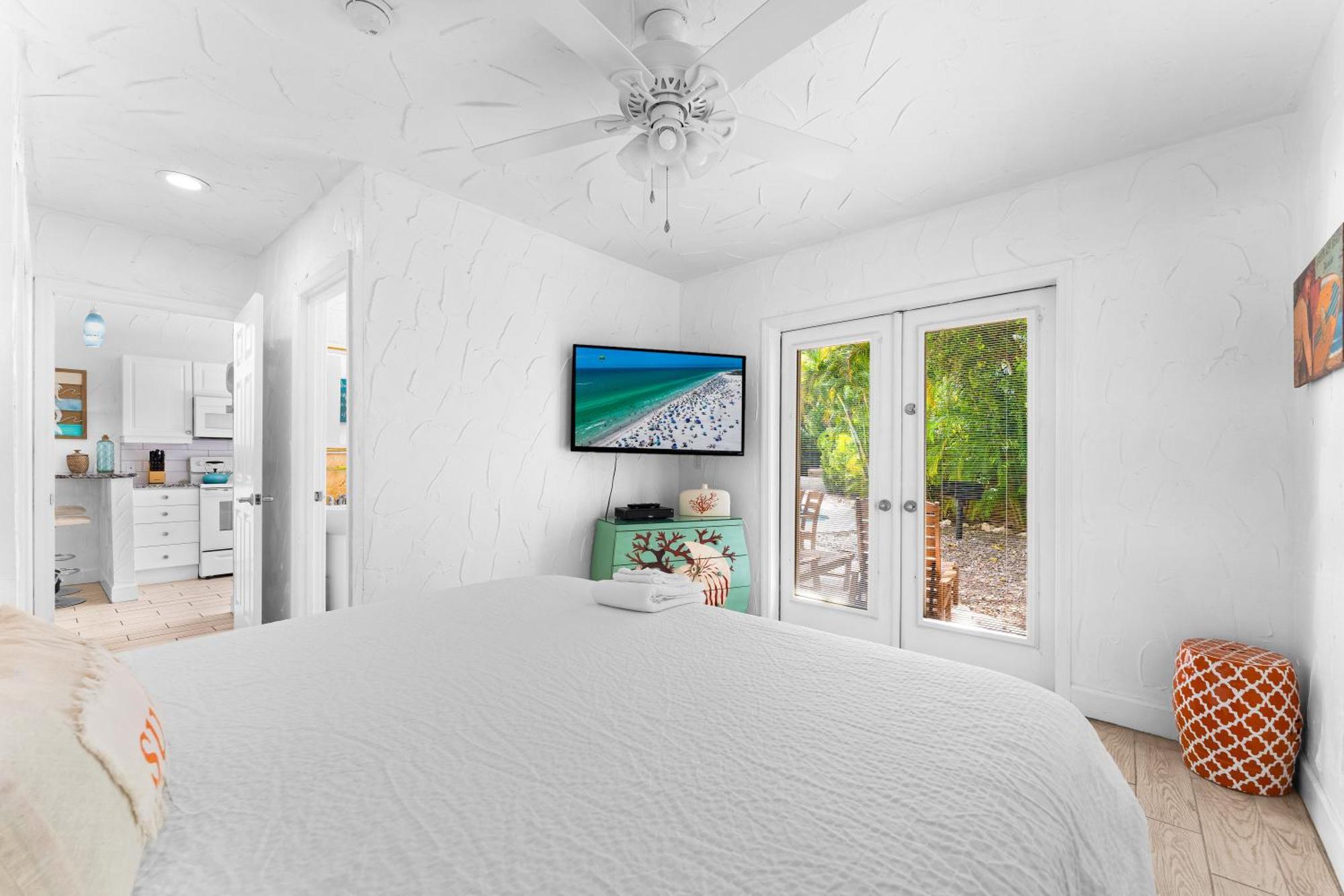 Crescent Beach Villas Сиеста-Ки Экстерьер фото