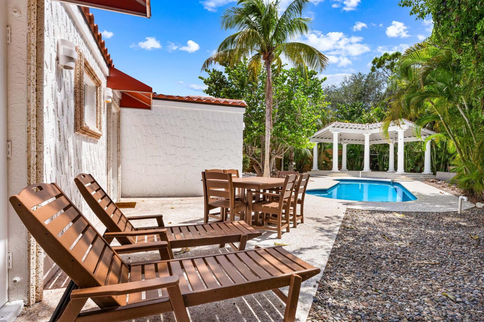 Crescent Beach Villas Сиеста-Ки Экстерьер фото