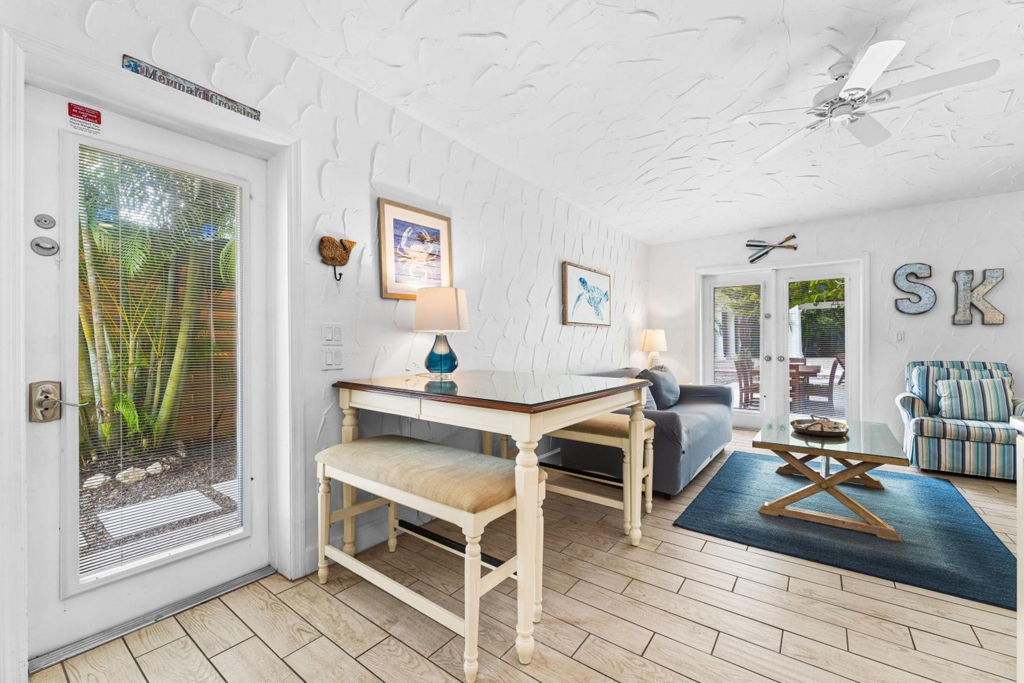 Crescent Beach Villas Сиеста-Ки Экстерьер фото