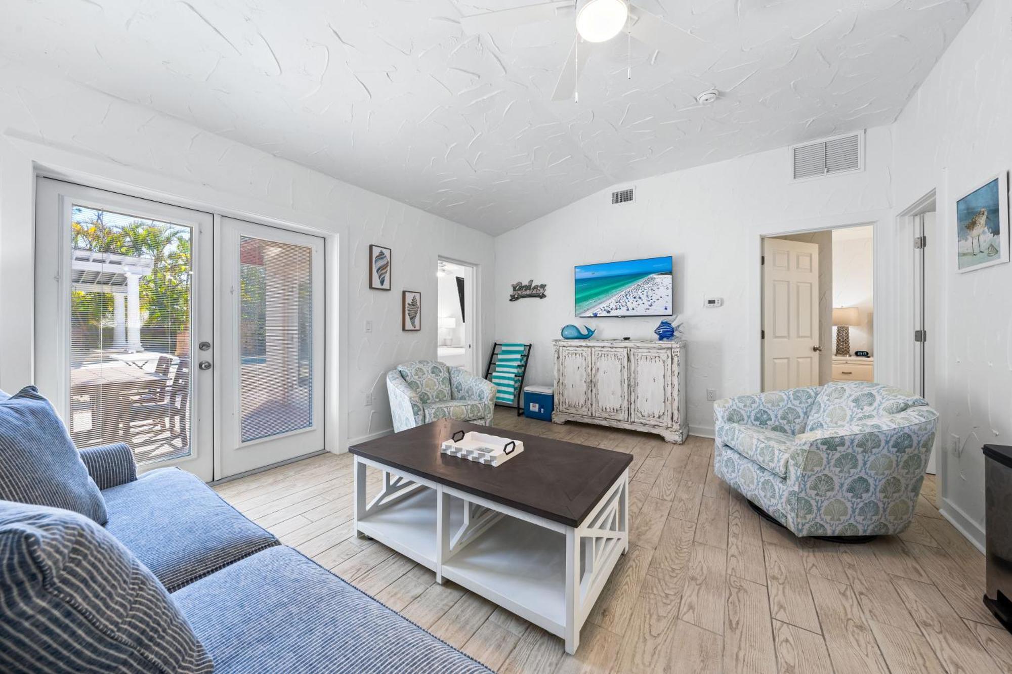 Crescent Beach Villas Сиеста-Ки Экстерьер фото